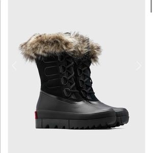 Joan of Arctic next boots black